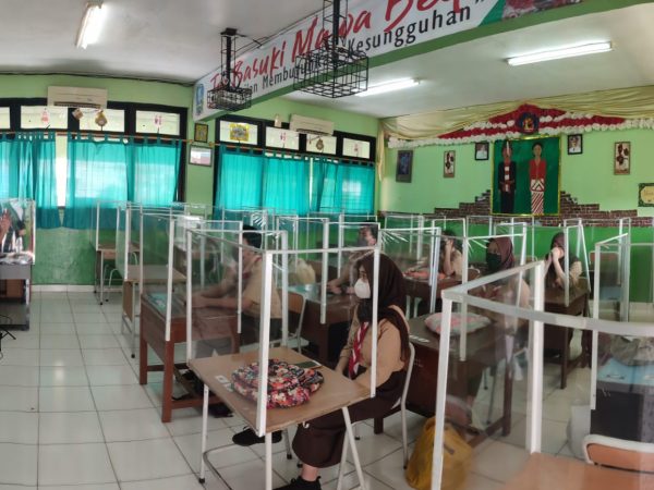 PEMBELAJARAN TATAP MUKA TERBATAS DI SMAN 30 JAKARTA