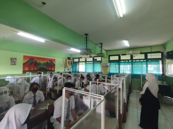 PELAKSANAAN PEMBELAJARAN TATAP MUKA 100% DI SMAN 30 JAKARTA