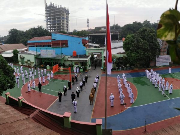 PELAKSANAAN UPACARA BENDERA PADA SAAT PTMT 50%