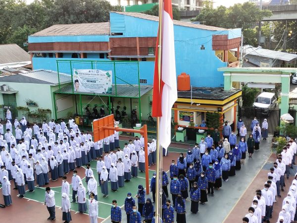 PELAKSANAAN UPACARA HARI PENDIDIKAN NASIONAL