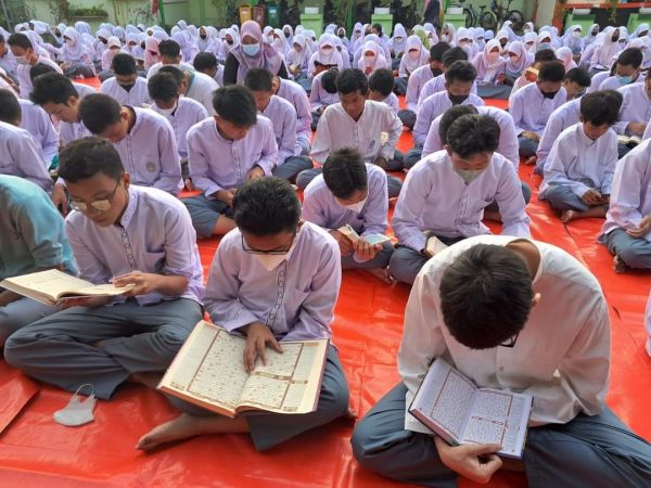 PEMBIASAAN JUMAT PAGI (TADARUS, DHUHA, KULTUM)