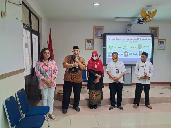 PEMBERIAN TALI KASIH KEPADA GURU PURNABAKTI DAN PINDAH TUGAS