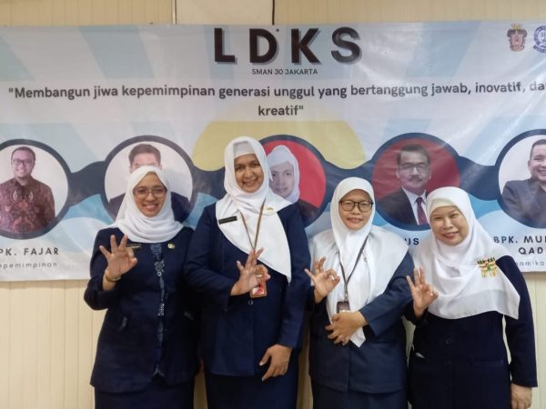 Kepala Sekolah dan Wakil dalam kegiatan LDKS